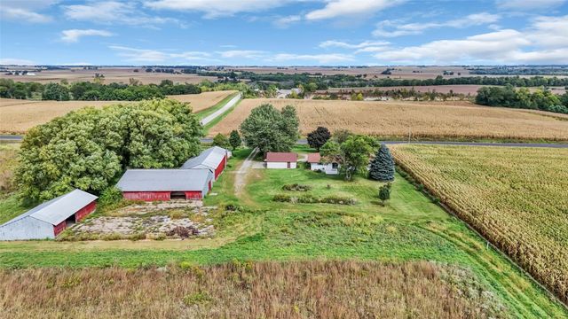 5589 22nd Avenue Trail, Vinton, IA 52349