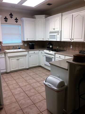 1939 Bayou Bend, Bossier City, LA 71111