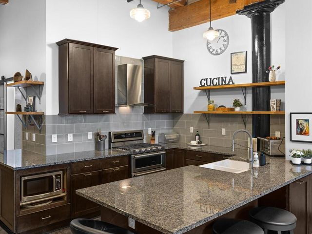 406 Wacouta Street 216, Saint Paul, MN 55101