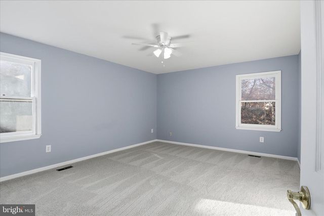 7594 WOODSTOWN DR, Springfield, VA 22153