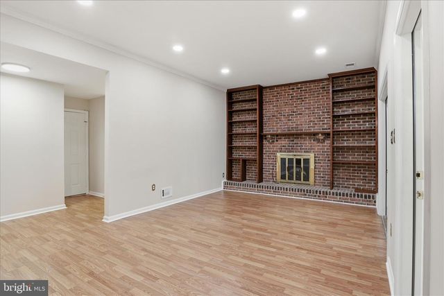 7594 WOODSTOWN DR, Springfield, VA 22153