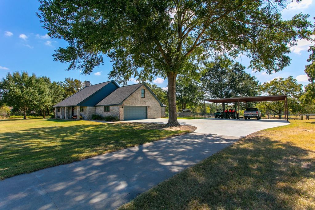 974 State Highway 21 Highway E, Caldwell, TX 77836