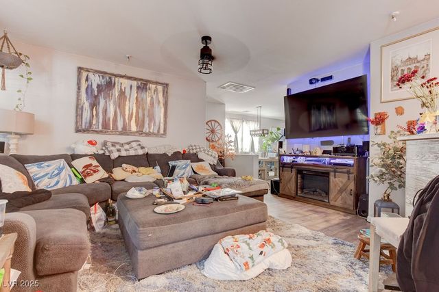 179 Country Greens Avenue, Las Vegas, NV 89148