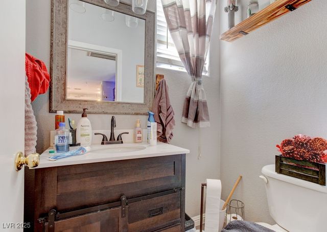 179 Country Greens Avenue, Las Vegas, NV 89148