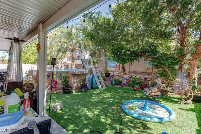 179 Country Greens Avenue, Las Vegas, NV 89148