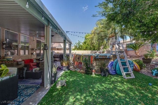 179 Country Greens Avenue, Las Vegas, NV 89148