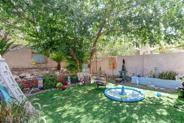 179 Country Greens Avenue, Las Vegas, NV 89148