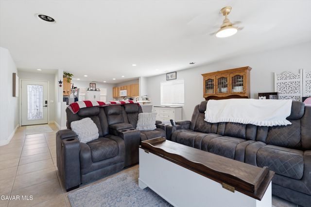 917 Laura Lane, Tehachapi, CA 93561