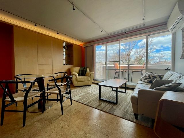 29 Concord Ave 501, Cambridge, MA 02138