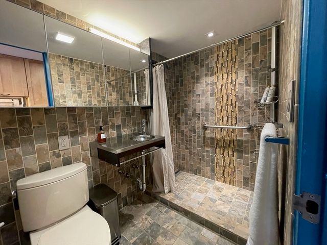 29 Concord Ave 501, Cambridge, MA 02138