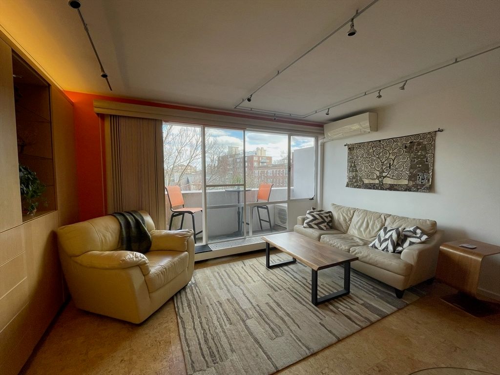 29 Concord Ave 501, Cambridge, MA 02138