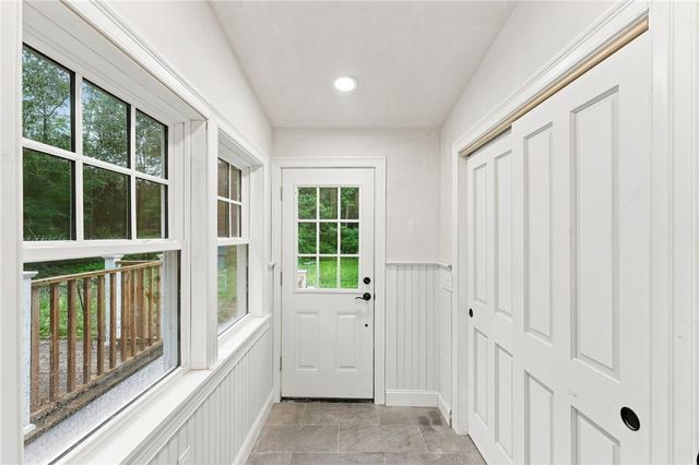 1552 Kingstown Road, South Kingstown, RI 02879