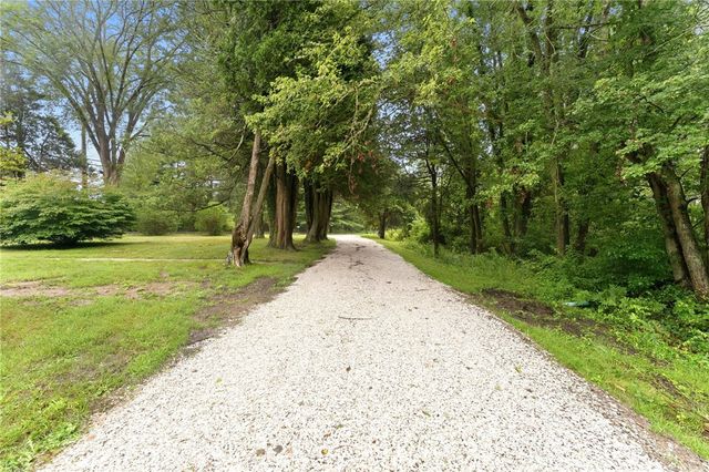 1552 Kingstown Road, South Kingstown, RI 02879