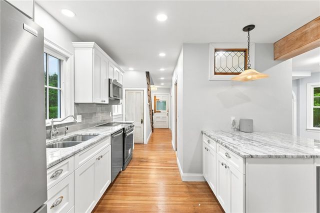 1552 Kingstown Road, South Kingstown, RI 02879