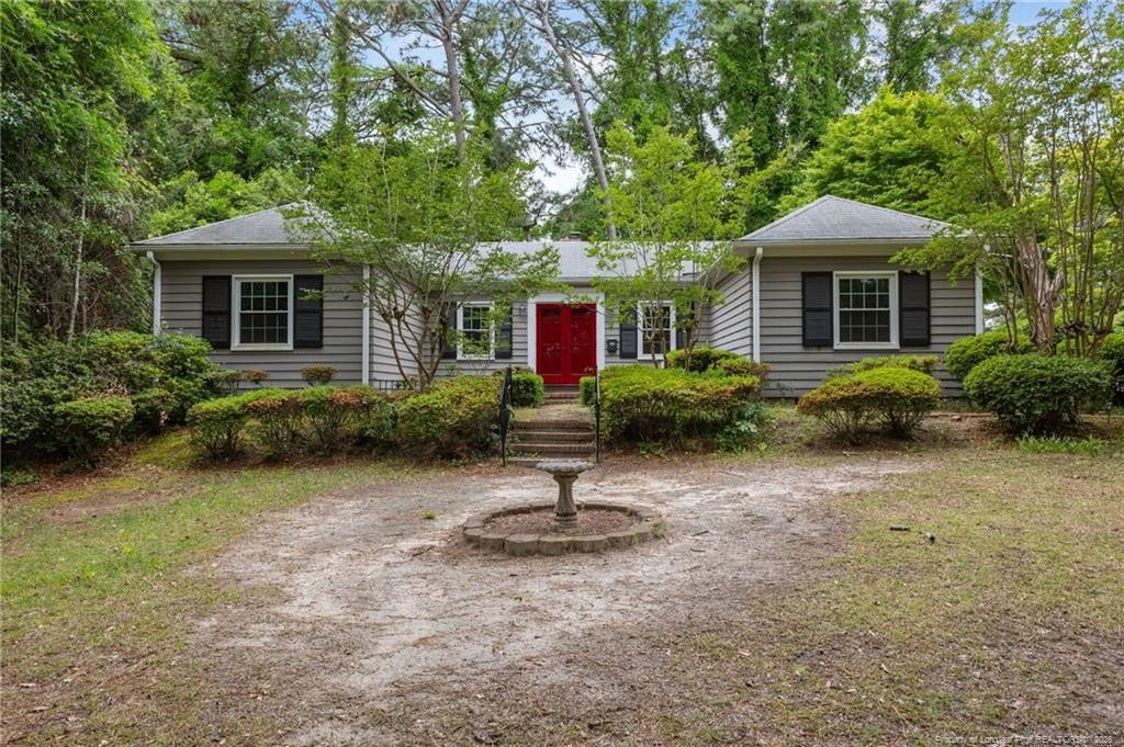 300 Pinecrest Drive, Fayetteville, NC 28305