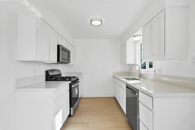 2240 Chase Dr, Rancho Cordova, CA 95670