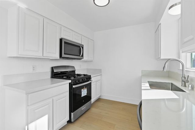 2240 Chase Dr, Rancho Cordova, CA 95670