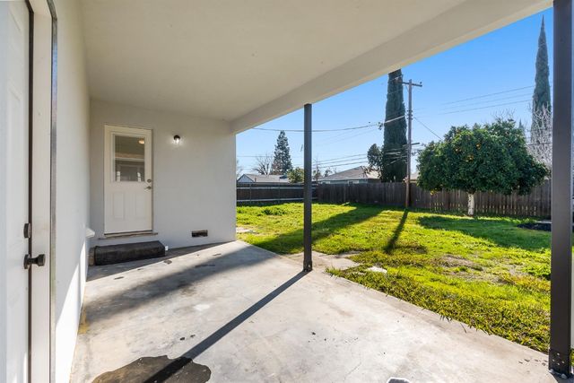 2240 Chase Dr, Rancho Cordova, CA 95670