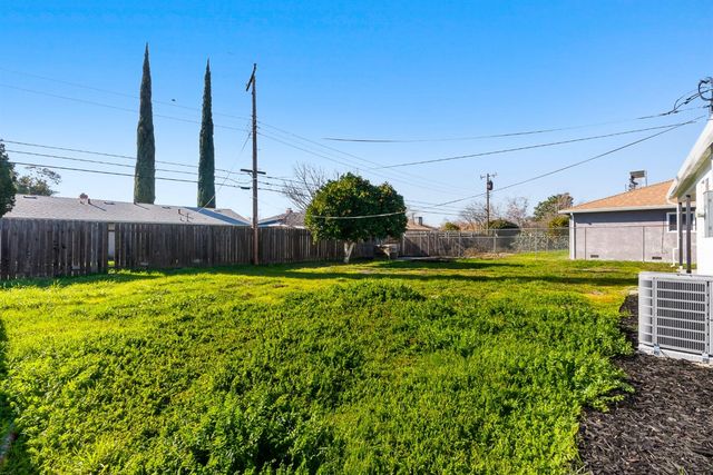 2240 Chase Dr, Rancho Cordova, CA 95670