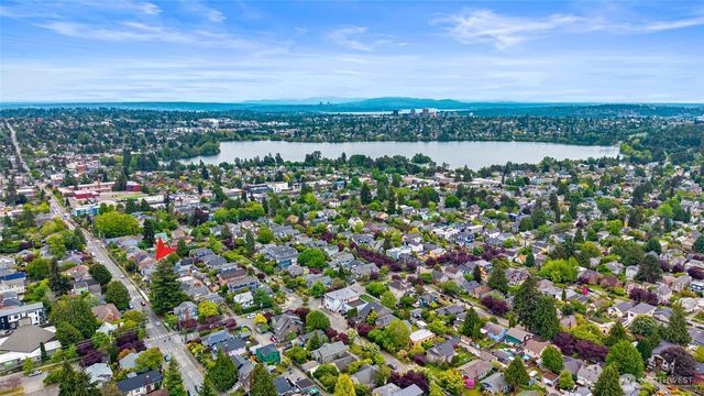 731 N 80th Street, Seattle, WA 98103