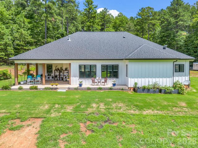 21 Rock Ridge Road, Mill Spring, NC 28756