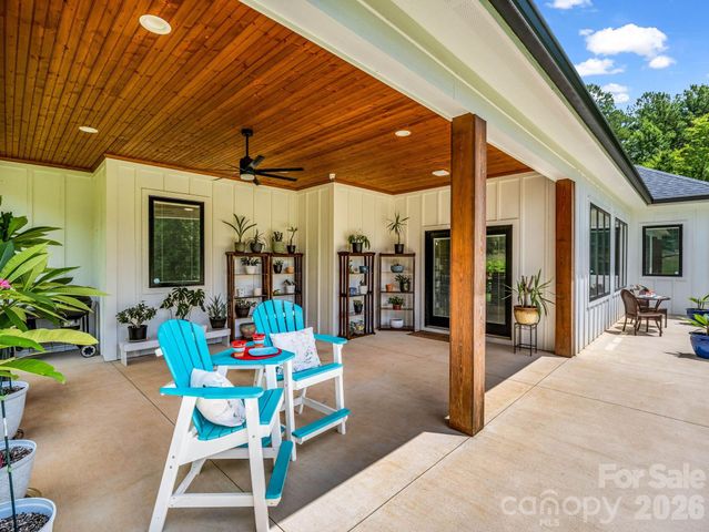21 Rock Ridge Road, Mill Spring, NC 28756