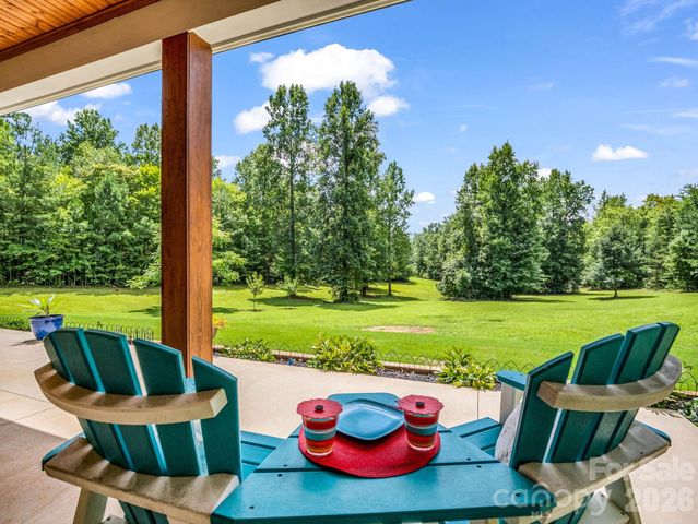 21 Rock Ridge Road, Mill Spring, NC 28756