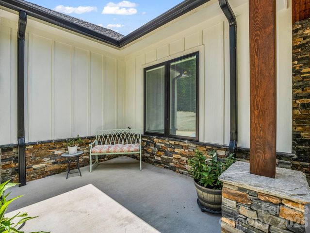 21 Rock Ridge Road, Mill Spring, NC 28756