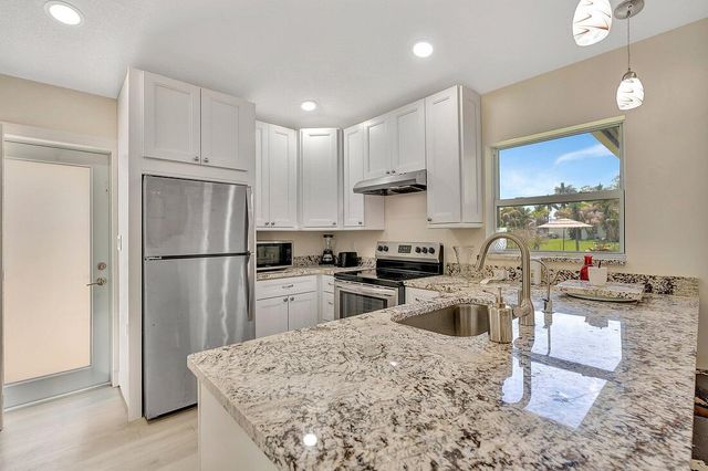 13166 71st Place N, West Palm Beach, FL 33412
