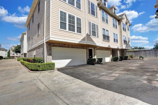 3001 Murworth Drive 404, Houston, TX 77025