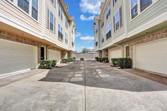3001 Murworth Drive 404, Houston, TX 77025