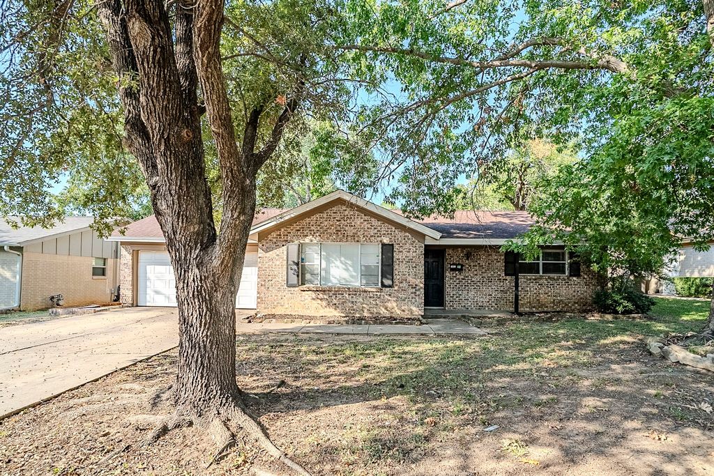 1612 Tyler Avenue, Euless, TX 76040
