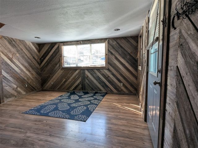 8161 Deer View Circle, Granbury, TX 76049