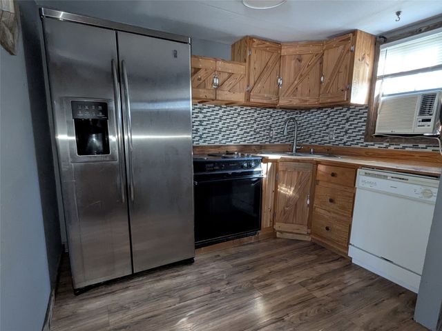 8161 Deer View Circle, Granbury, TX 76049