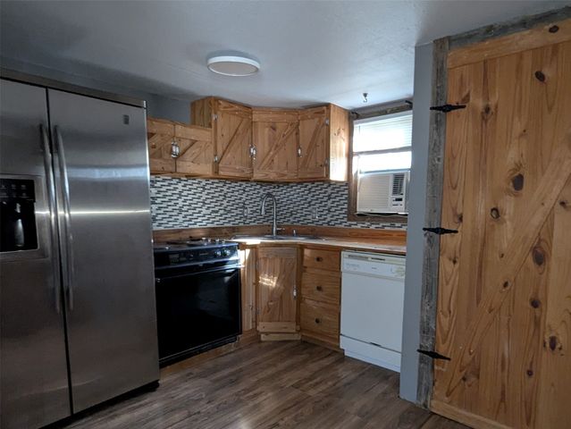 8161 Deer View Circle, Granbury, TX 76049