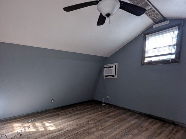 8161 Deer View Circle, Granbury, TX 76049