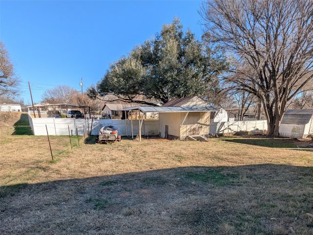 8161 Deer View Circle, Granbury, TX 76049