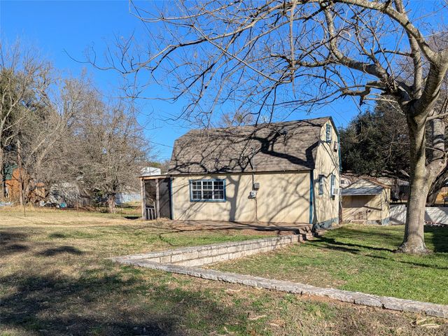 8161 Deer View Circle, Granbury, TX 76049