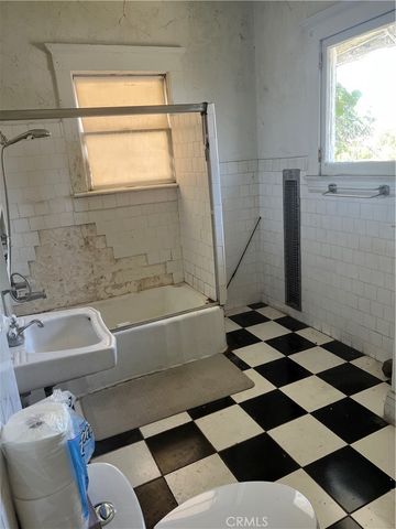 325 Mooney, Monterey Park, CA 91755