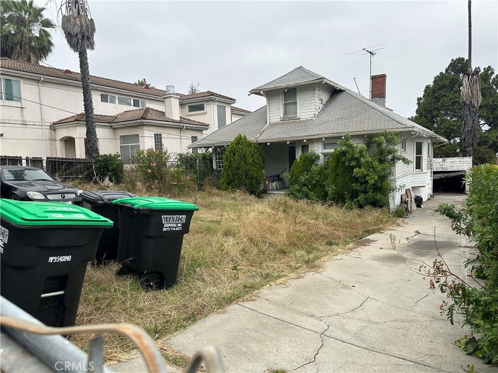 Image 1 of property listing at 325 Mooney, Monterey Park, CA 91755