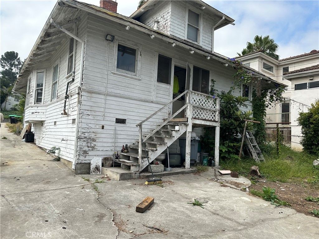 Image 2 of property listing at 325 Mooney, Monterey Park, CA 91755