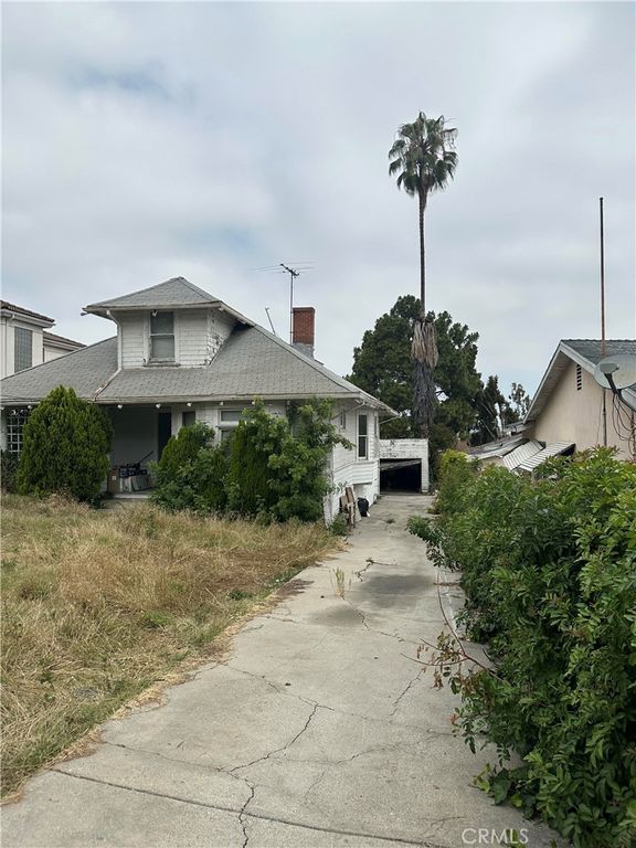 Image 5 of property listing at 325 Mooney, Monterey Park, CA 91755