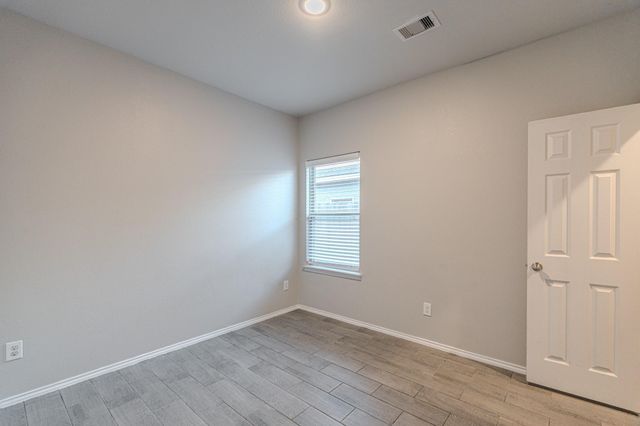 402 Avenue H, Conroe, TX 77301