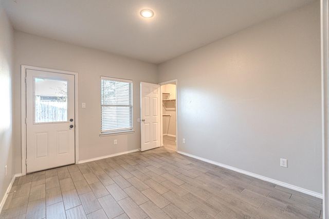 402 Avenue H, Conroe, TX 77301