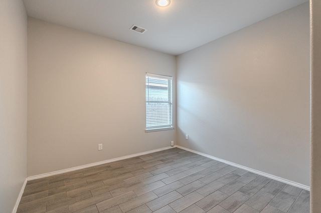 402 Avenue H, Conroe, TX 77301