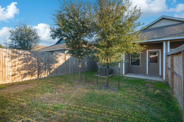 402 Avenue H, Conroe, TX 77301