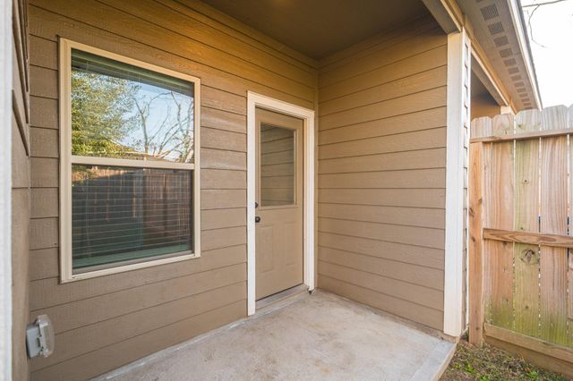 402 Avenue H, Conroe, TX 77301