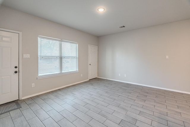 402 Avenue H, Conroe, TX 77301