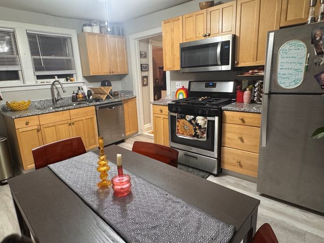 325 3rd Street 2, Libertyville, IL 60048