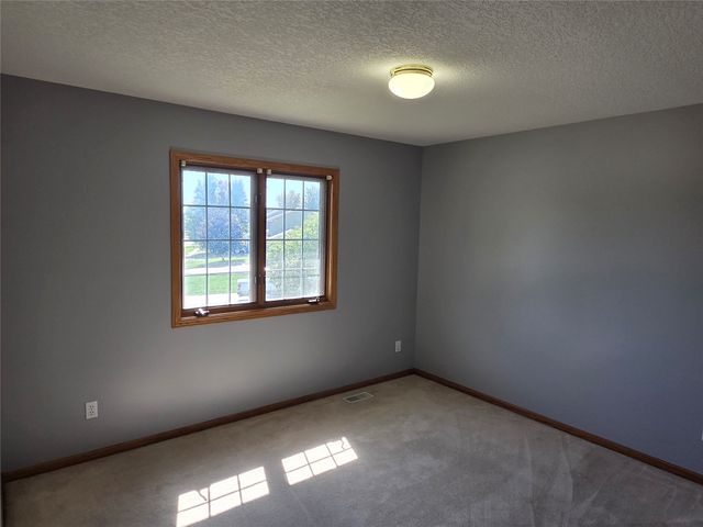 2910 NW 17th Court, Ankeny, IA 50023
